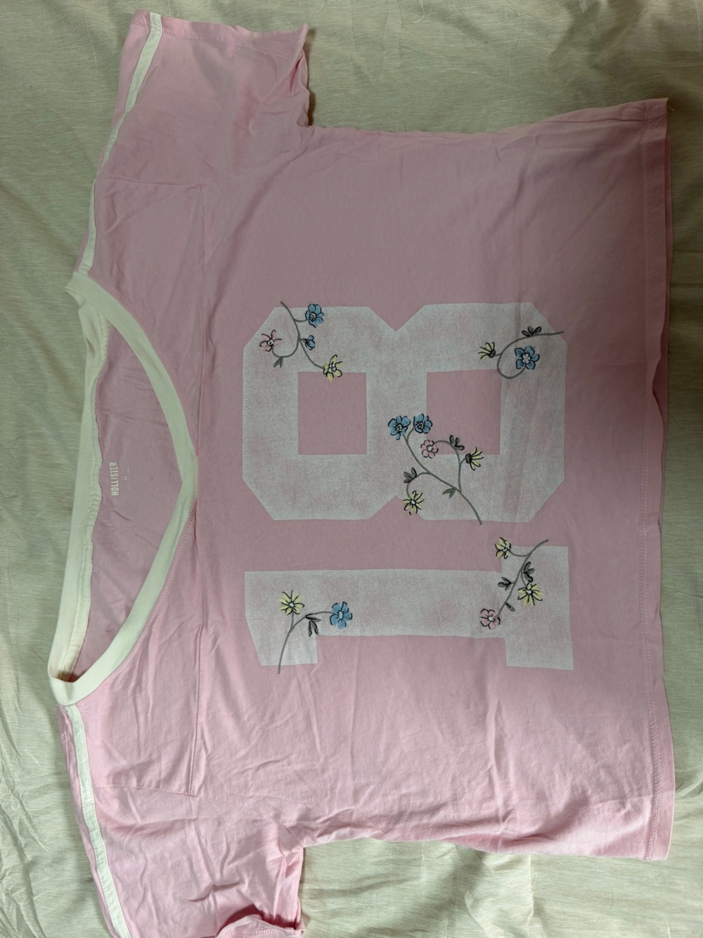 Hollister Pink Jersey Style Crop Top Floral 18 Graphic Tee Size Medium
